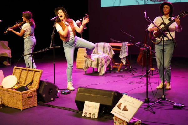 grupo-folk-anira